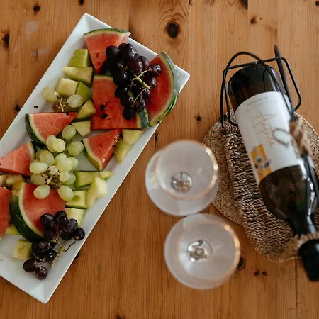 Leah's Deluxe * Tersephanou