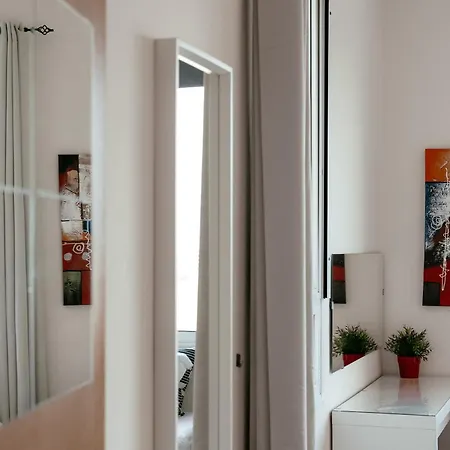 Leah's Deluxe * Tersephanou