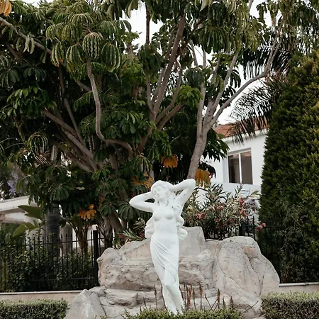 Leah's Deluxe Villa *